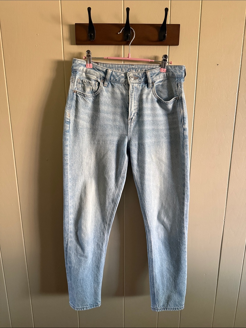 American Eagle Outfitters Light Wash High-Rise Women's “Mom Jeans” 4 Short